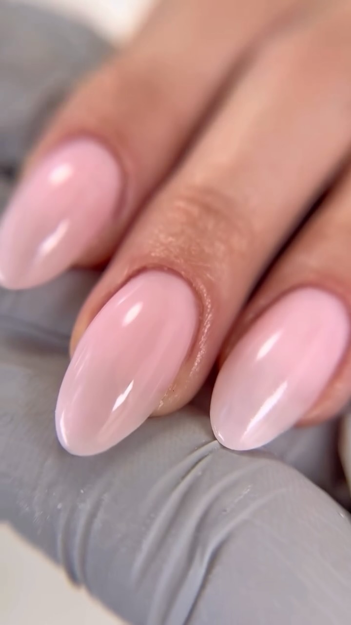 Proof that good structure grows out beautifully 🥹✨
#sbluxenails #shortformmagic #gelnails #trendingbeauty #miaminails