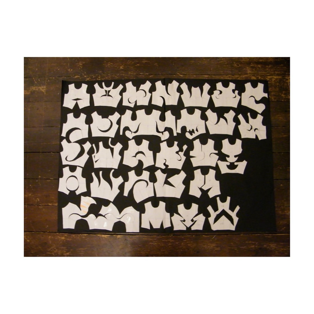 Many many different ways of putting in darts.. so many options so little time !!⠀⠀⠀⠀⠀⠀⠀⠀⠀
.⠀⠀⠀⠀⠀⠀⠀⠀⠀
.⠀⠀⠀⠀⠀⠀⠀⠀⠀
.⠀⠀⠀⠀⠀⠀⠀⠀⠀
.⠀⠀⠀⠀⠀⠀⠀⠀⠀
.⠀⠀⠀⠀⠀⠀⠀⠀⠀
. #patternmaking #pattern #fashiondesigner #patterndesign #sewing #fashion #fashiondesign #patternmaker #patterndrafting #patterns #patterncutting #design #art #samplemaking #fashionillustration #garmentmanufacturing #fashionschool #apparelmanufacturing #patterndesigner #sewingclass #garmentfactory #fashioncourse #clothingmanufacturer #handmade #illustration #garmentmanufacturer #draping #clothingfactory #fashionindustry