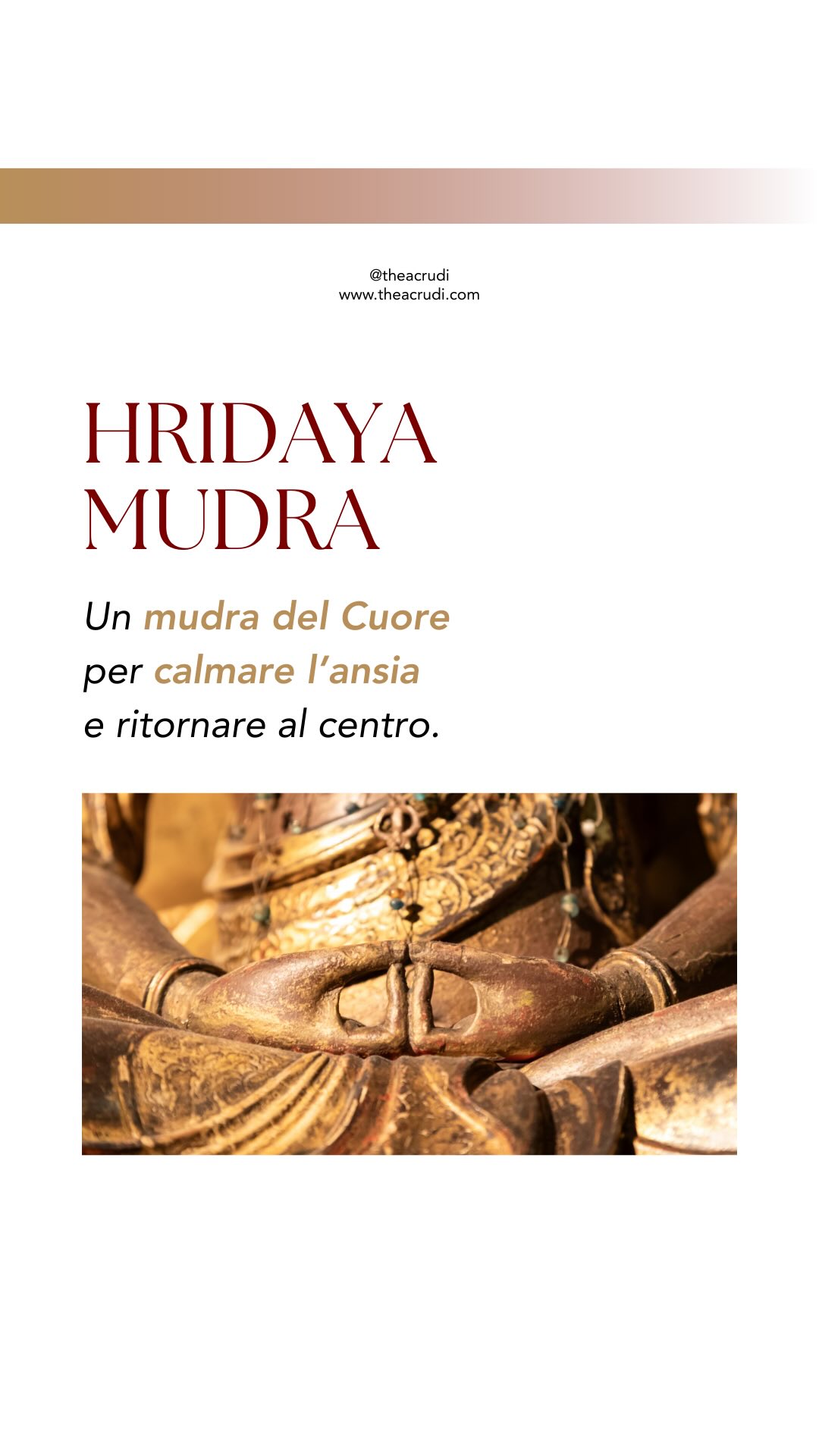 Quando l’ansia sale, il corpo non è neutro. Si contrae. Si chiude. Trattiene.
💚 Una delle prime aree a irrigidirsi è Anahata, il Chakra del Cuore, il centro attraverso cui passa la nostra capacità di fidarci, di sentirci al sicuro, di lasciar fluire ciò che proviamo senza doverlo controllare.
Nella tradizione yogica esistono pratiche semplici e potenti come i mudra, che attraverso una gestualità delle mani dialogano direttamente con il nostro sistema nervoso e con il nostro campo energetico, facilitando il fluire dell’energia vitale.
🫶🏻 Hridaya Mudra rientra proprio tra i mudra più efficaci per la zona del Cuore e per calmare stati di agitazione interiore.
Agisce sul piano fisico, emotivo ed energetico, aiutandoci a:
✨ sciogliere le tensioni accumulate interiormente
✨ calmare il ritmo del respiro
✨ riportare attenzione e presenza al centro del petto
✨ creare uno spazio di ascolto e sicurezza interiore
Quando lo pratichi con entrambe le mani e accompagni il gesto con un respiro lento e consapevole, qualcosa inizia a cambiare in poco tempo.
E allora…
Torniamo al Corpo.
Torniamo al Cuore.
Torniamo al Centro.
Se senti che l’ansia per te non è solo mentale ma anche energetica, questo gesto può diventare una piccola ancora quotidiana.
Provalo con me!
🎁 Commenta con la parola “Presenza” per ricevere in DM il link per l’iscrizione al mio mini-percorso gratuito “Dal Vuoto alla Presenza: 4 giorni per trasformare l’Ansia in Potere Interiore”, che si svolgerà online dal 16 al 19 febbraio.
#ansia #crescitapersonale #minipercorsogratuito #regalo #yogaitalia
