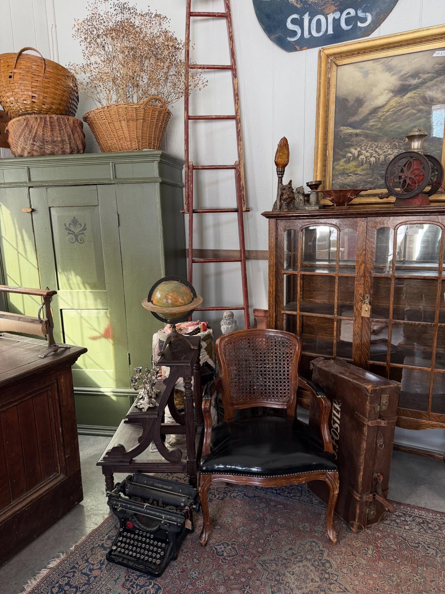 ( Due to all the inquiries…. I will post more pictures and info on the pieces on Tuesday)
A few more good finds these past weeks…..
A lovely Black Leather Chateau Cane Back Chair
A Rare Victorian Era Library Ladder
A set of Rococo Style Candelabras
…. And all these Antique Picture frames are getting glass fitted
#antique #antiquehome #vintage #vintagehomeinspiration #fleamarketfinds