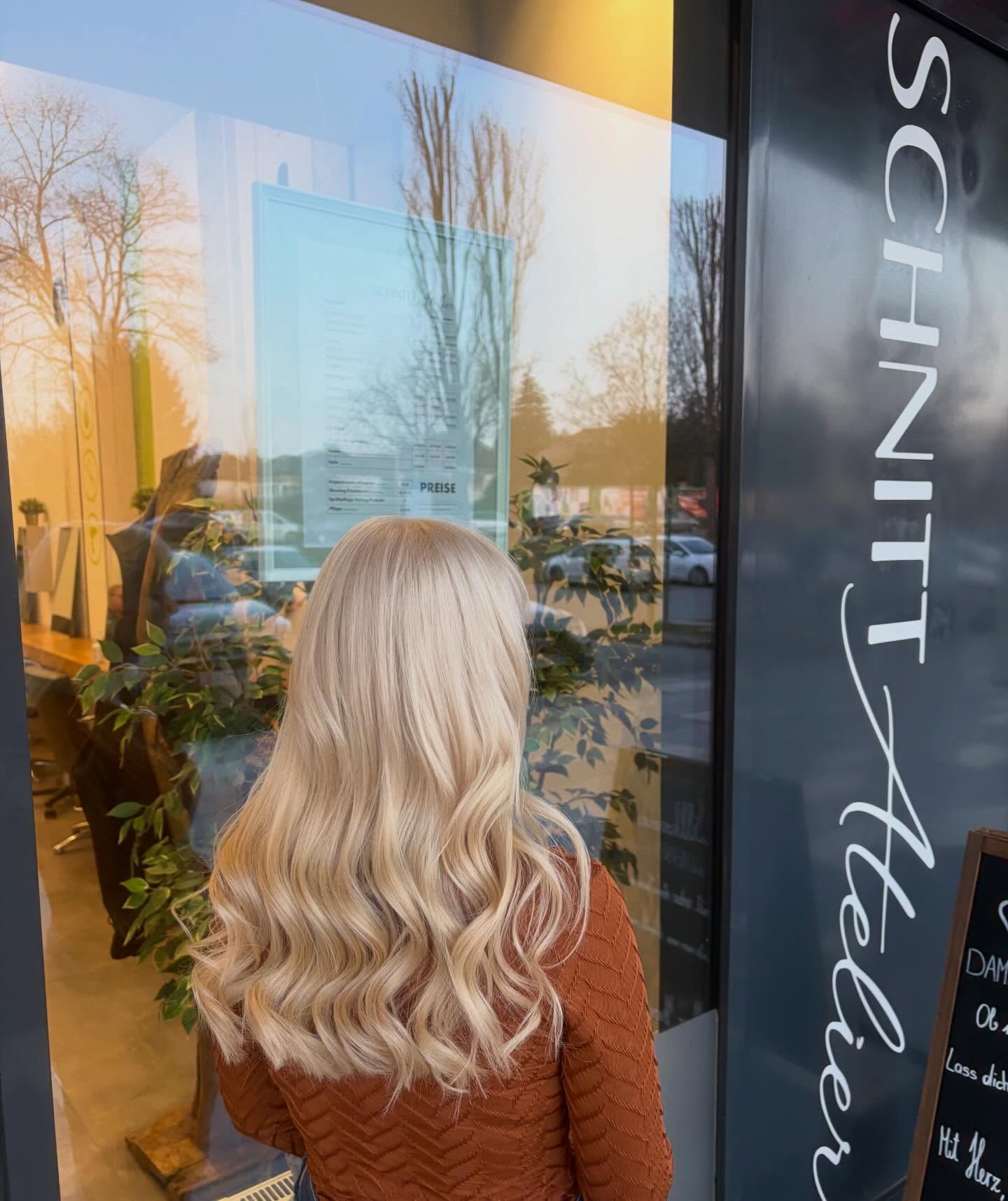 Neues Blond, neue Energie 😎
📍Schnitt Atelier
Olga Rudel Zeynek Gasse 4
8054,Graz
☎️ 0676 592 4426
#haare #hair #friseur #haarstyle #grazhaare