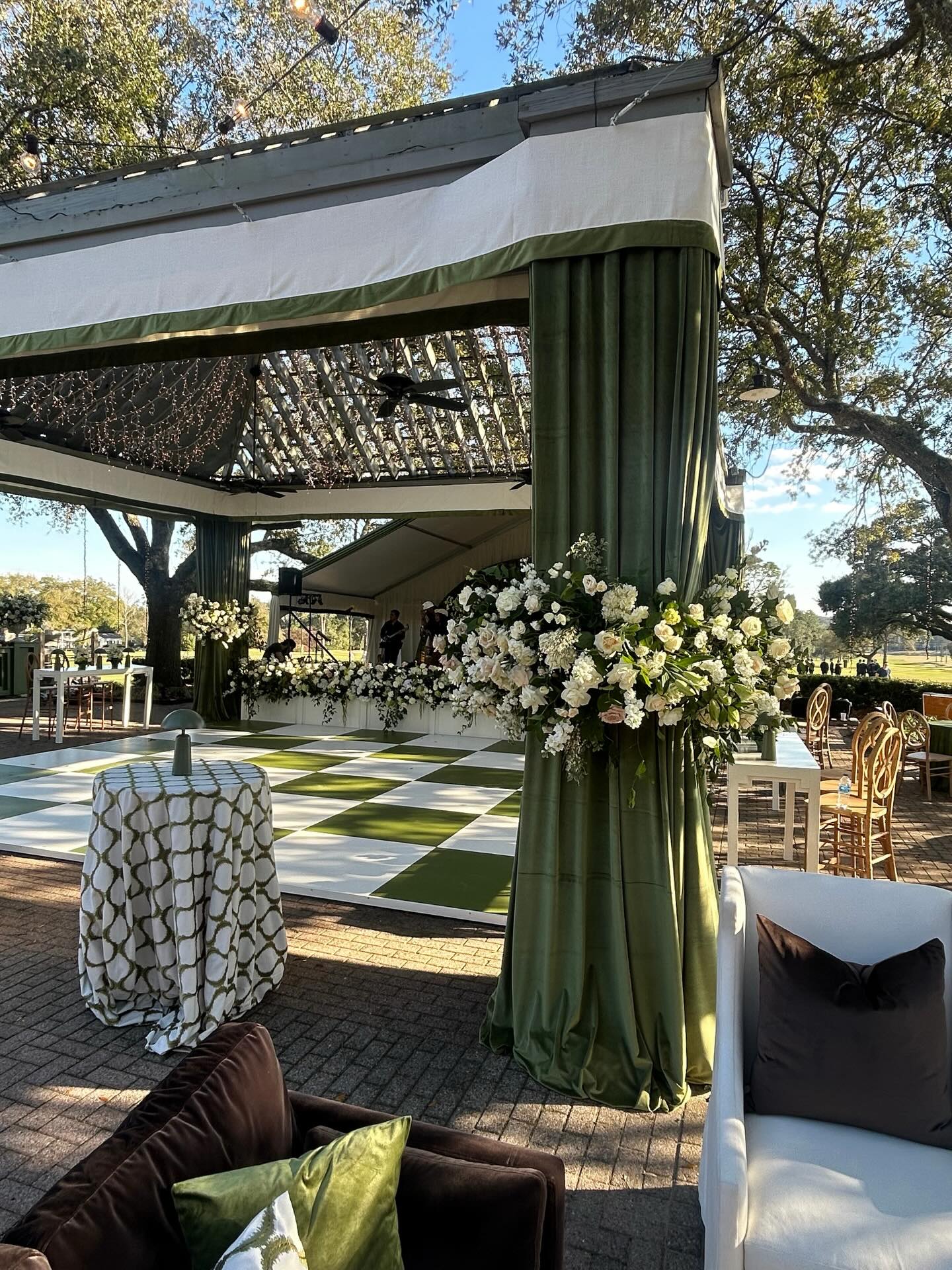 CLIENT: Can you hide this building?
PARTY TABLES: Why yes, YES we can!
When the vision calls for something extraordinary, we answer the challenge with every yard of fabric. For this stunning transformation, we incorporated rich olive and ivory velvet drapery to completely conceal the structure...carrying the luxe look through to the drapery at the custom bar. The result? A seamless, magazine-worthy celebration that had guests doing a double-take!
Planning: @studio08events
Linens & Drapery: @partytables_linensanddrapery
Floral Design: @wildflowers_fairhope
Rentals: @portcityrentals
Venue: The Country Club of Mobile
#EventDecor #LinkInBio #EventDrapery #WeddingDrapery #EventDraping