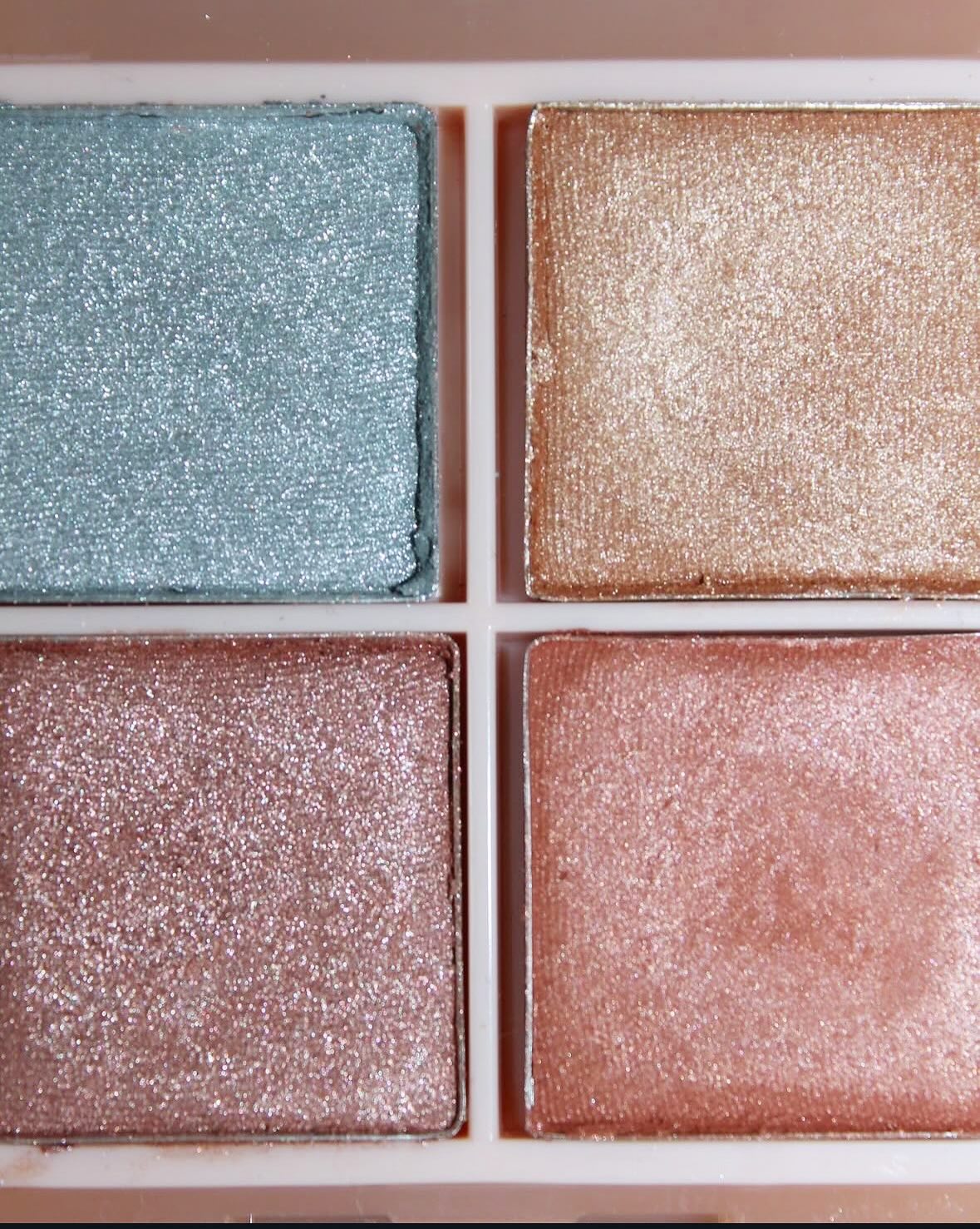 Obsessed with these ultra sparkly shades in our eyeshadow palette
-
-
-
#pbl #purebeautylabs #clean #cleancosmetics #cleancometic ilovemakeup comseticchemist shadows eyeshadows glittershadows cosmeticlab